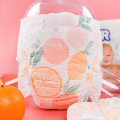 Une couche-culotte adulte de bébé d'absorption rapide de sac d'Opp prélève librement offert